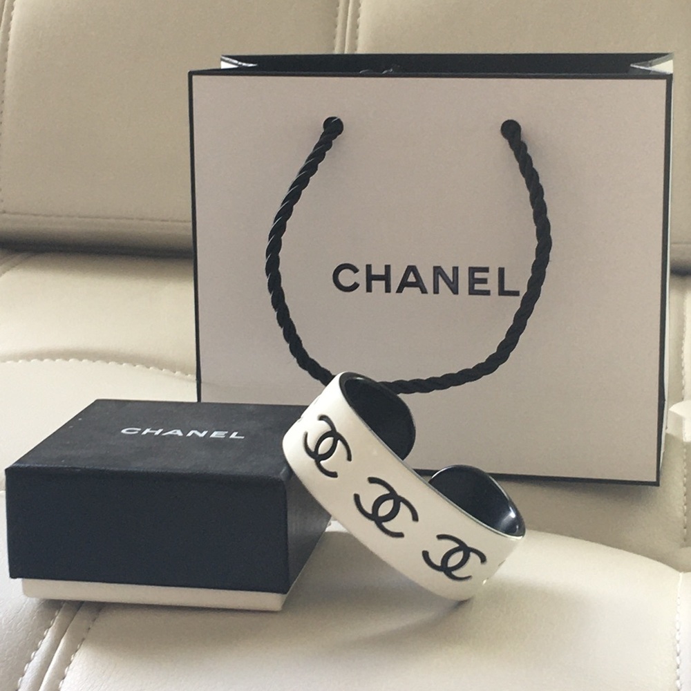 Authentic Chanel Bracelet Cuff -XS size